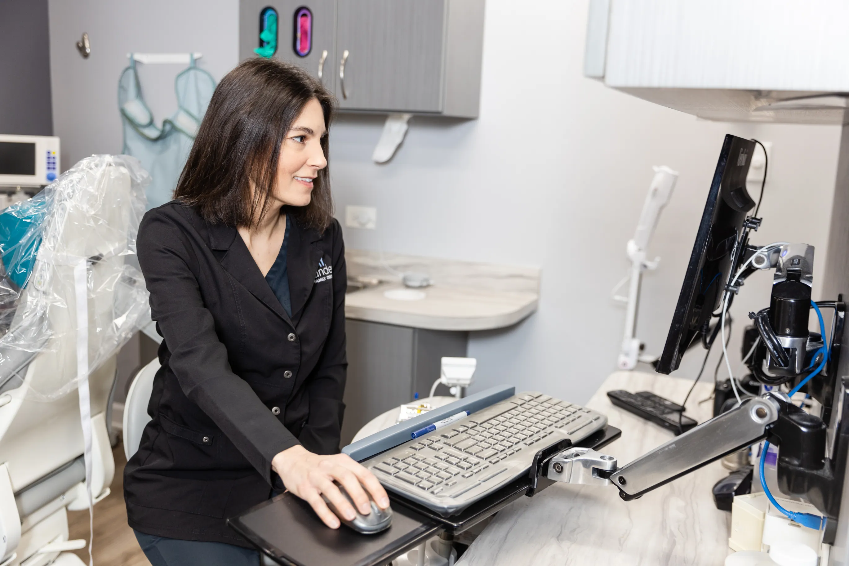 Dr. Leslie Sanders, DDS